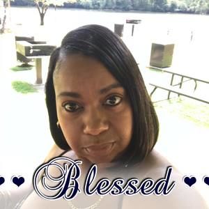 Meet your Posher, Gloria anita